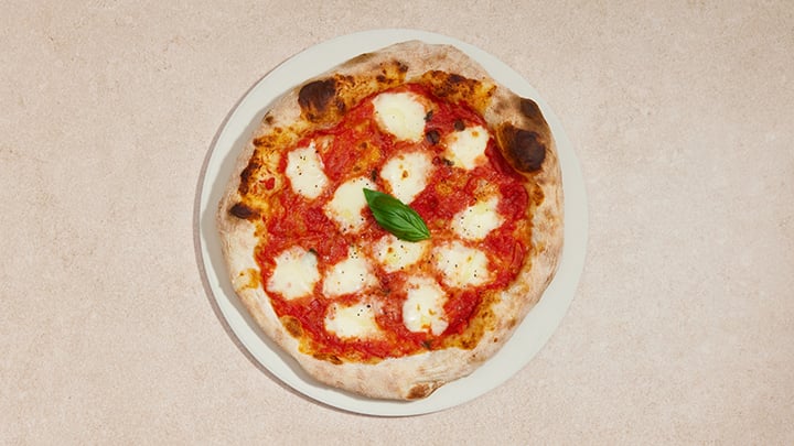 Pizza Margherita napoletana