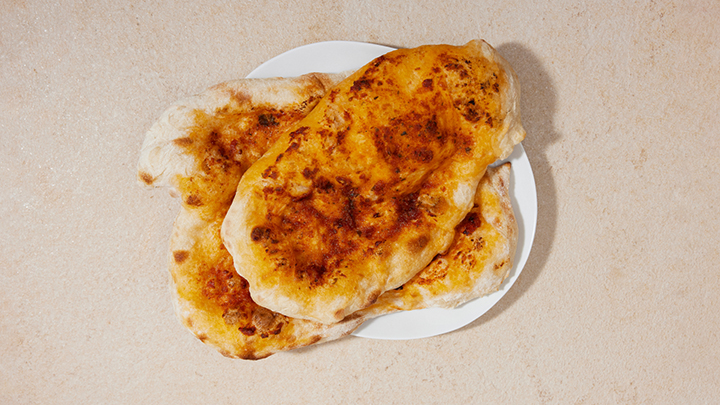 Pizza bread with tomato pesto